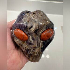 Chevron Amethyst Alien Head